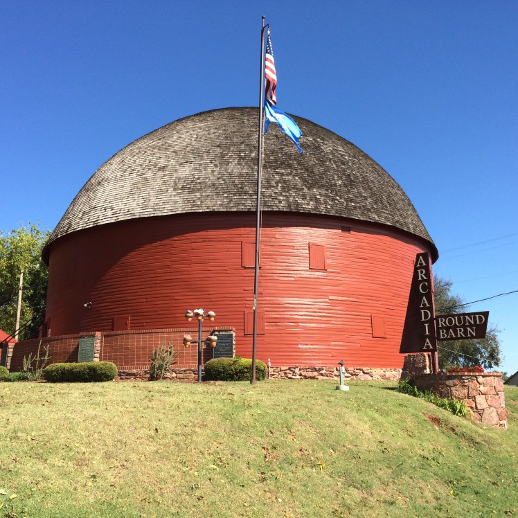 Round barn.JPG